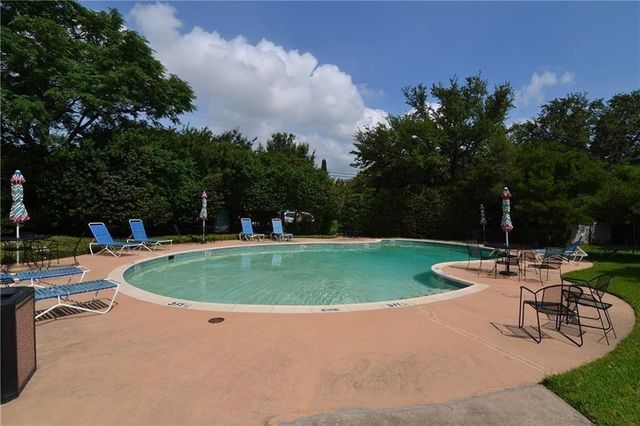 4945 N Hall Street F-4945, Dallas, TX 75235