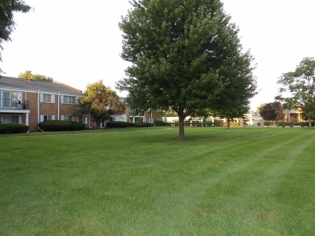 1100 N FARNSWORTH Avenue 2A, Aurora, IL 60505