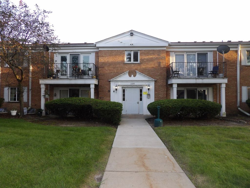 1100 N FARNSWORTH Avenue 2A, Aurora, IL 60505