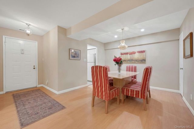 16 Bronxville Glen Drive 14, Bronxville, NY 10708