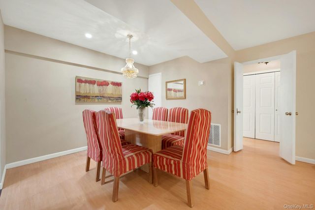 16 Bronxville Glen Drive 14, Bronxville, NY 10708