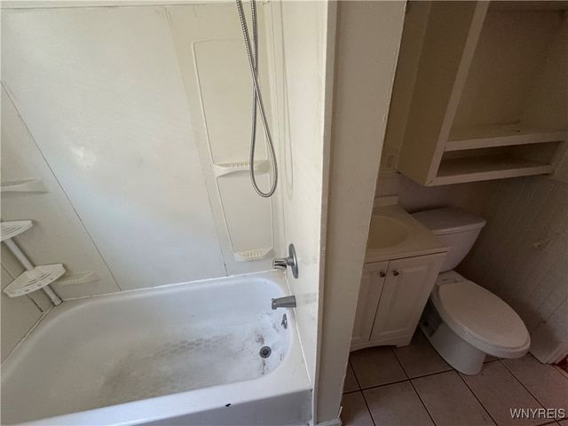 2225 Whitney Avenue, Niagara Falls, NY 14301