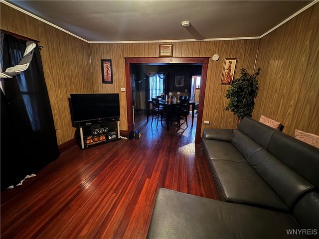 2225 Whitney Avenue, Niagara Falls, NY 14301