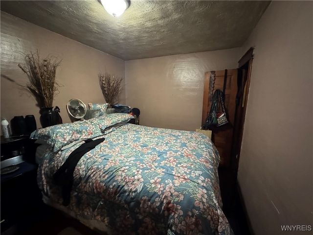 2225 Whitney Avenue, Niagara Falls, NY 14301