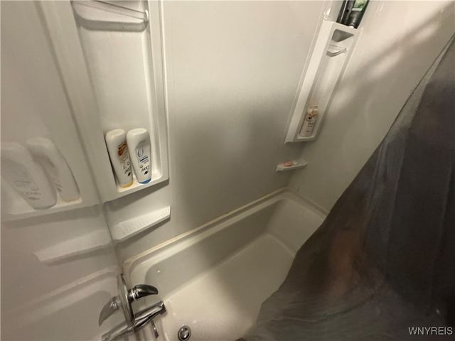 2225 Whitney Avenue, Niagara Falls, NY 14301