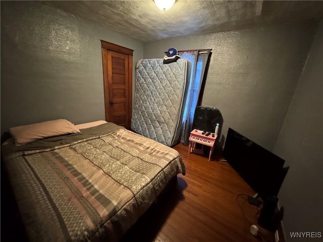 2225 Whitney Avenue, Niagara Falls, NY 14301