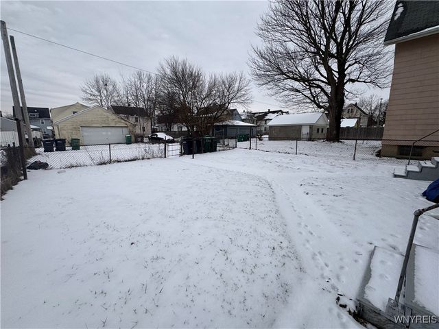 2225 Whitney Avenue, Niagara Falls, NY 14301