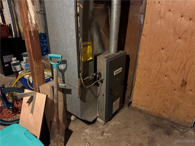 2225 Whitney Avenue, Niagara Falls, NY 14301