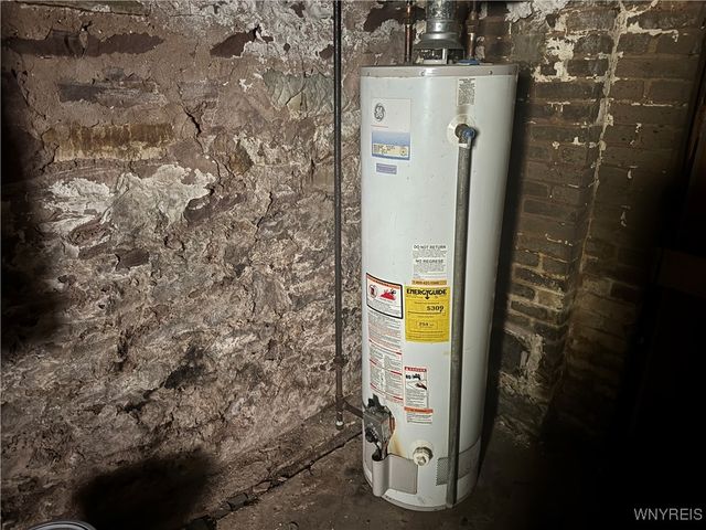 2225 Whitney Avenue, Niagara Falls, NY 14301