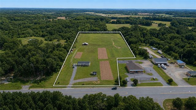 7900 81 S Highway, Starr, SC 29684