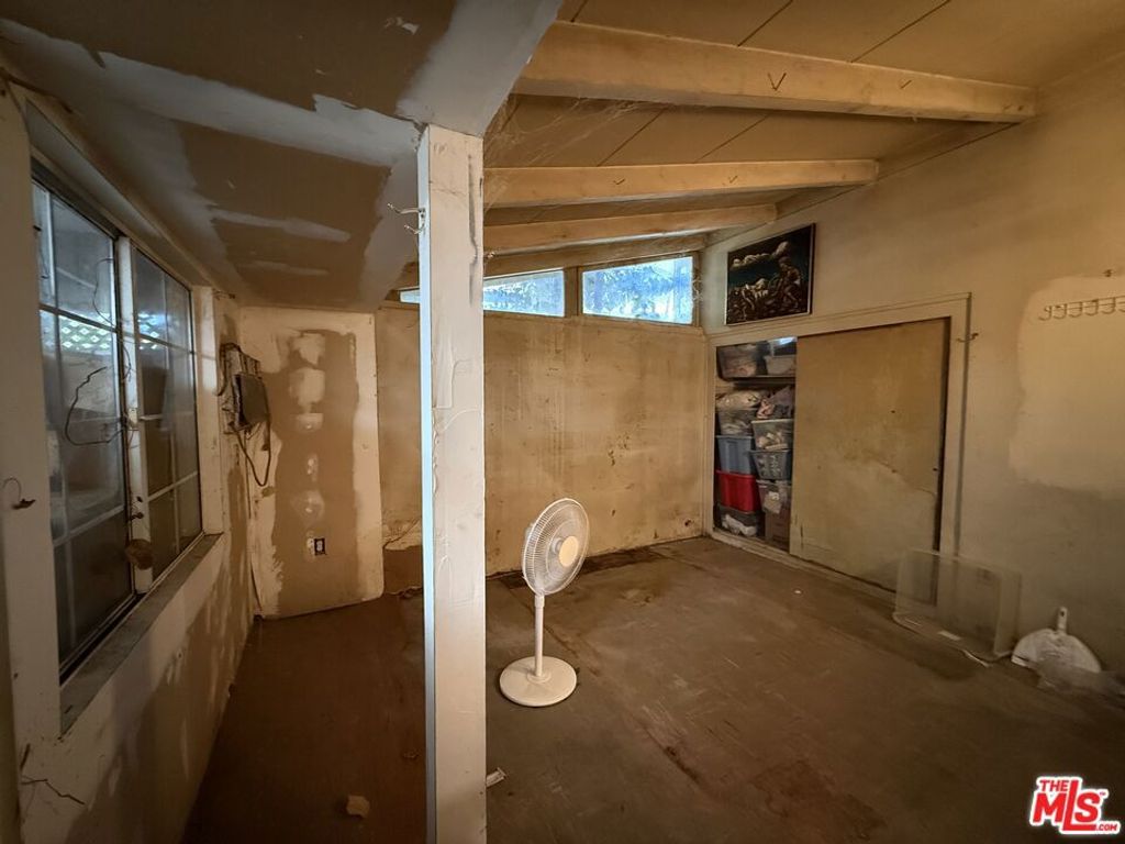 8018 Shirley Avenue, Los Angeles, CA 91335 — photo 4