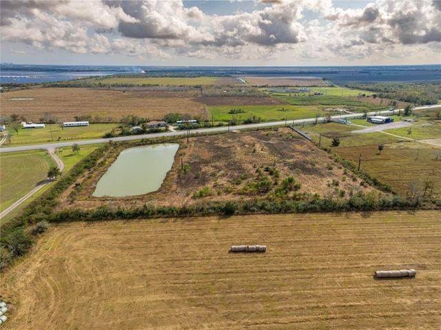 10212 Highway 35, Liverpool, TX 77577