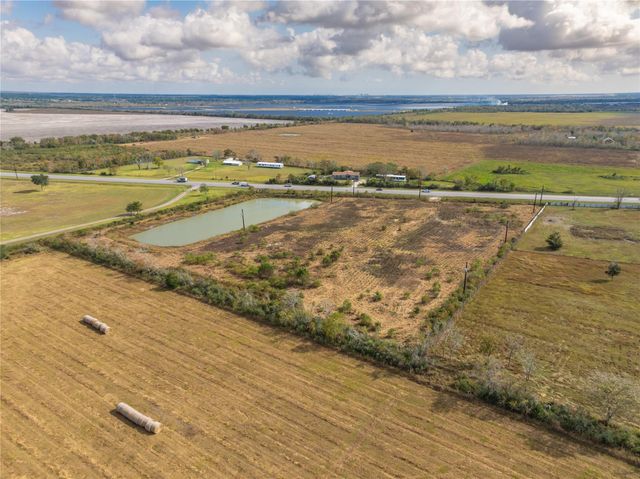 10212 Highway 35, Liverpool, TX 77577