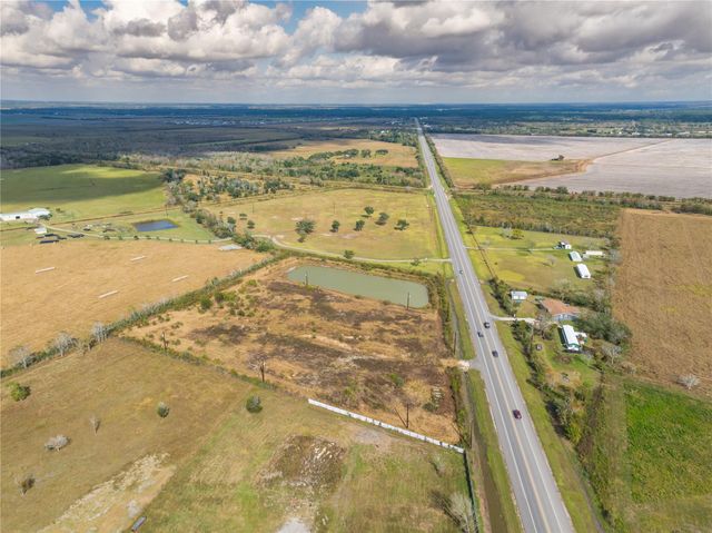 10212 Highway 35, Liverpool, TX 77577