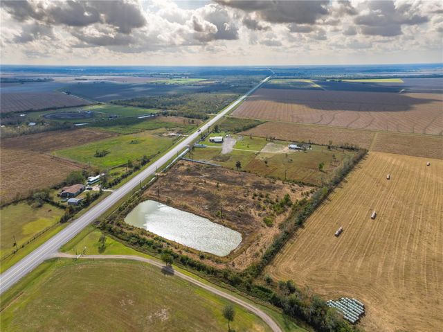 10212 Highway 35, Liverpool, TX 77577