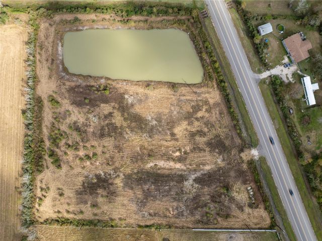 10212 Highway 35, Liverpool, TX 77577