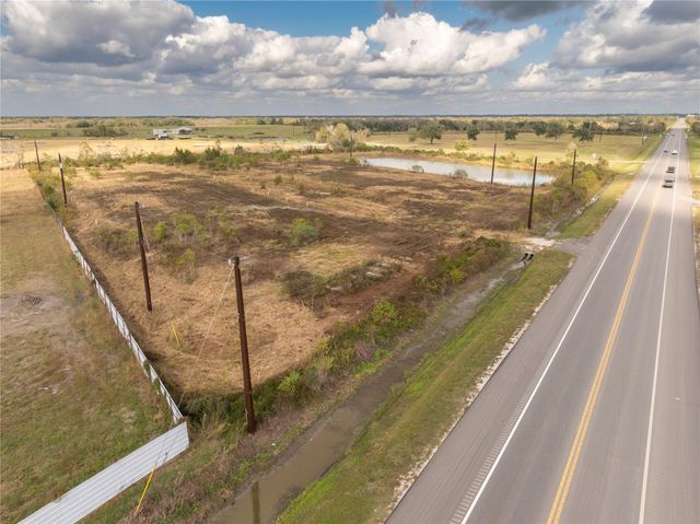 10212 Highway 35, Liverpool, TX 77577