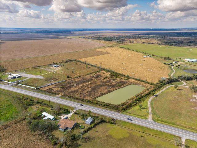 10212 Highway 35, Liverpool, TX 77577