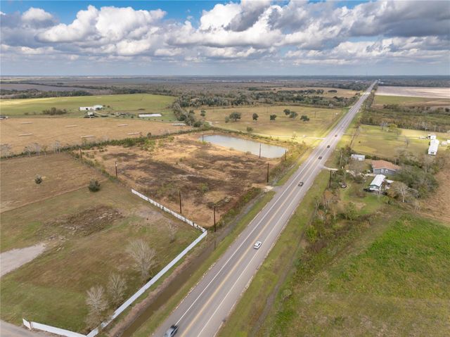 10212 Highway 35, Liverpool, TX 77577