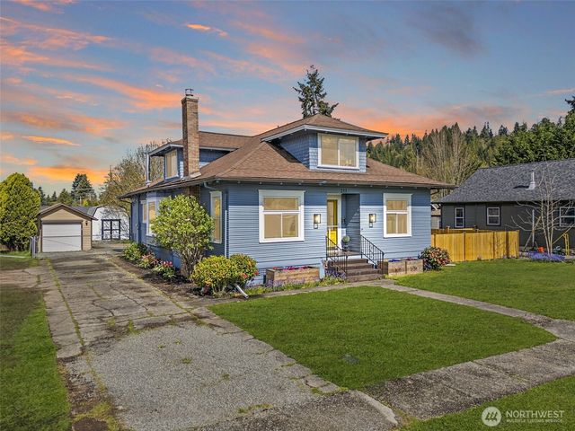211 Calistoga Street E, Orting, WA 98360