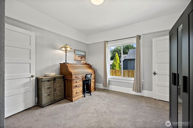 211 Calistoga Street E, Orting, WA 98360