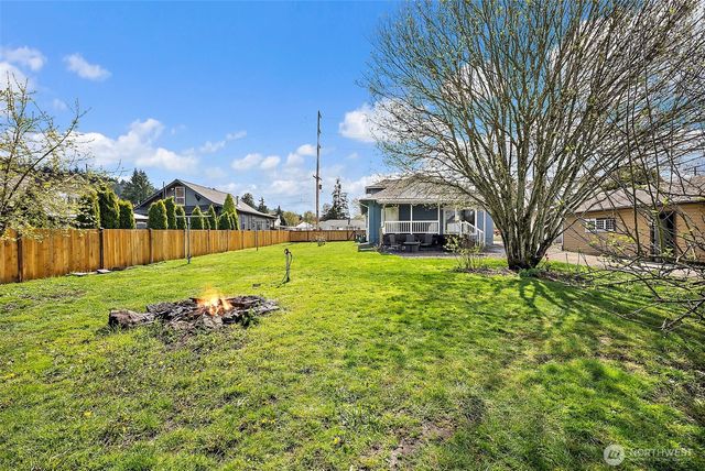 211 Calistoga Street E, Orting, WA 98360