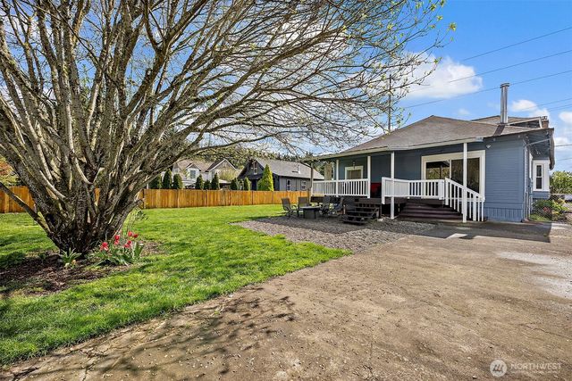 211 Calistoga Street E, Orting, WA 98360