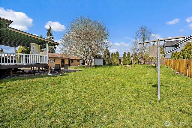 211 Calistoga Street E, Orting, WA 98360