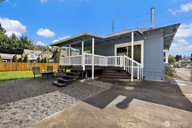 211 Calistoga Street E, Orting, WA 98360