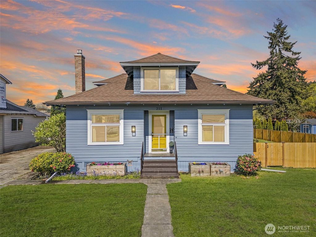 211 Calistoga Street E, Orting, WA 98360
