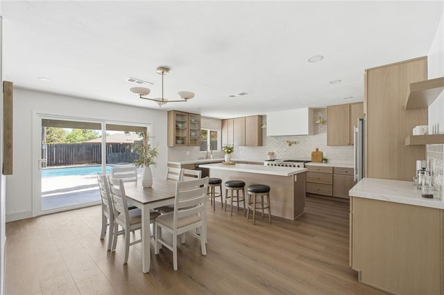 958 Fairway, Bakersfield, CA 93309