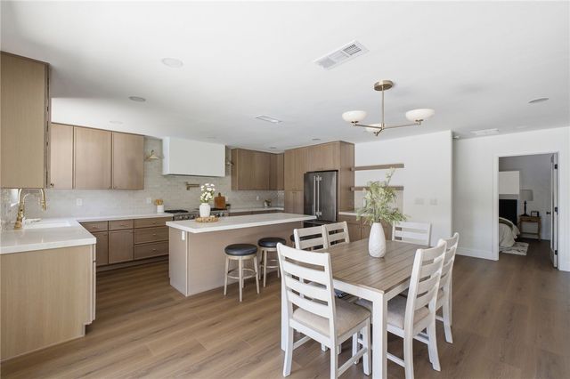 958 Fairway, Bakersfield, CA 93309