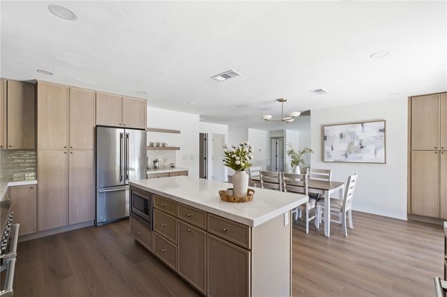 958 Fairway, Bakersfield, CA 93309
