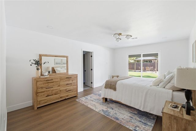 958 Fairway, Bakersfield, CA 93309