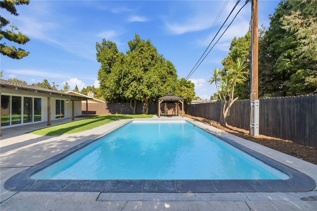 958 Fairway, Bakersfield, CA 93309