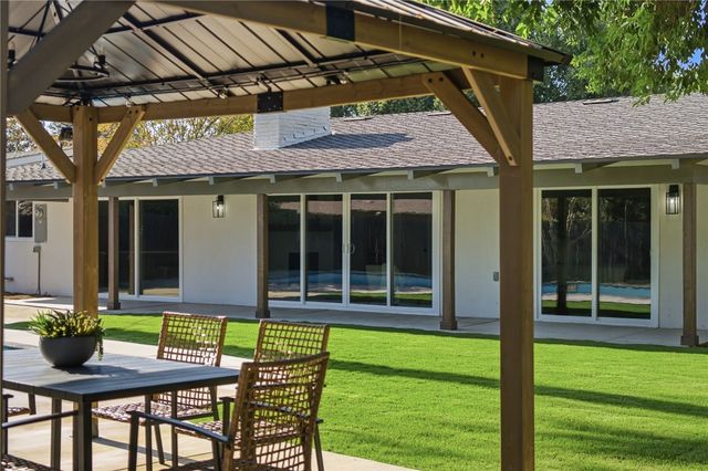958 Fairway, Bakersfield, CA 93309