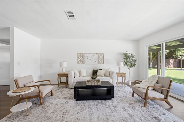 958 Fairway, Bakersfield, CA 93309