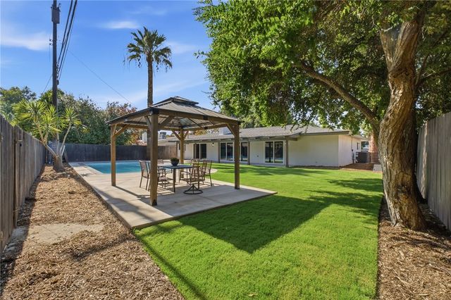 958 Fairway, Bakersfield, CA 93309