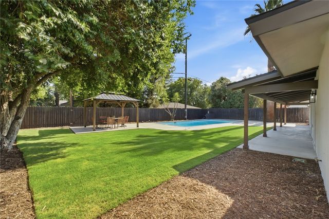958 Fairway, Bakersfield, CA 93309