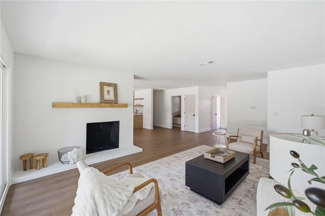 958 Fairway, Bakersfield, CA 93309