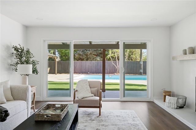 958 Fairway, Bakersfield, CA 93309