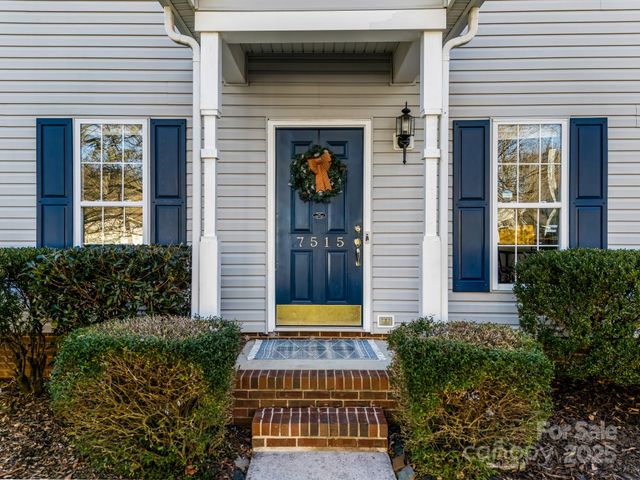 7515 Crestside Lane, Charlotte, NC 28227