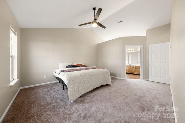 7515 Crestside Lane, Charlotte, NC 28227