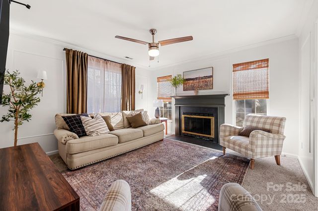 7515 Crestside Lane, Charlotte, NC 28227