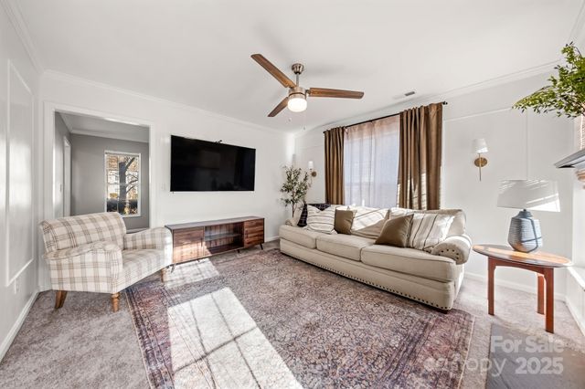 7515 Crestside Lane, Charlotte, NC 28227