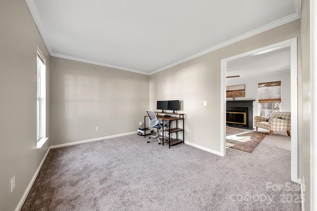 7515 Crestside Lane, Charlotte, NC 28227