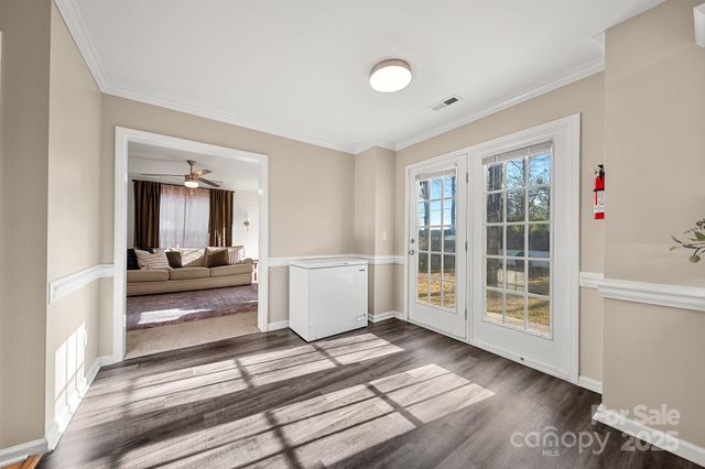 7515 Crestside Lane, Charlotte, NC 28227