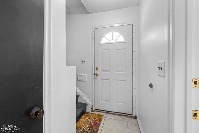 2037 Vernier Road, Grosse Pointe Woods, MI 48236