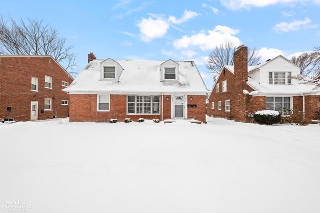 2037 Vernier Road, Grosse Pointe Woods, MI 48236