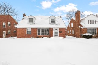 2037 Vernier Road, Grosse Pointe Woods, MI 48236